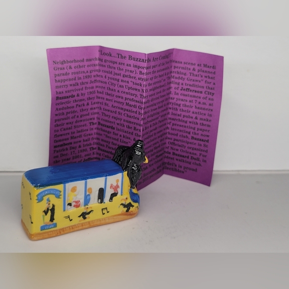 New 2015 Haydels King Cake Jeff City Buzzards New Orleans Mardi Gras Float - Picture 1 of 6